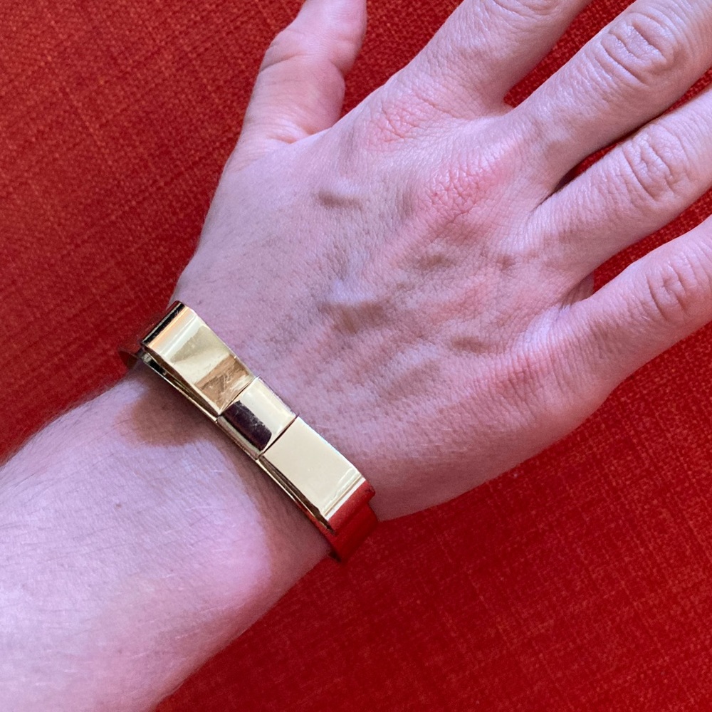 Gold bow cuff bracelet